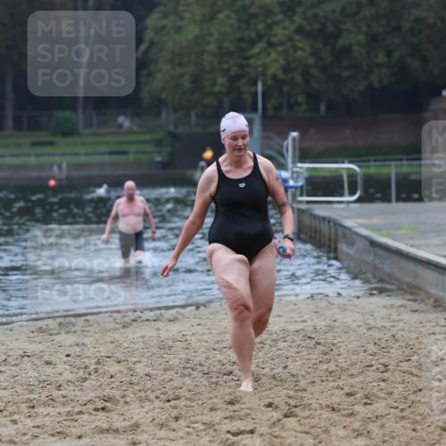 13.09.2026 - Stadtparktriathlon Mo-Foto http://msf.ph/oto/10253253 13.09.2026 09:52:22 Schwimmen 275, 277 meine-sportfotos.de