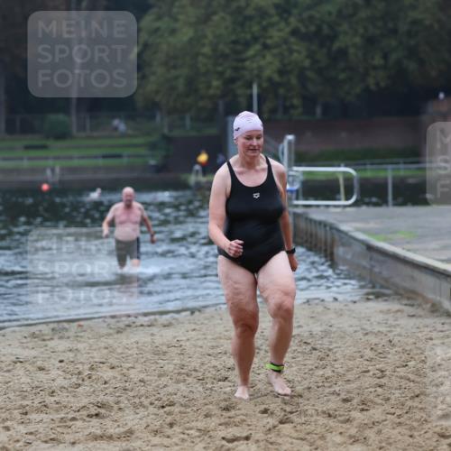 13.09.2026 - Stadtparktriathlon Mo-Foto http://msf.ph/oto/10253254 13.09.2026 09:52:23 Schwimmen 275, 277 meine-sportfotos.de