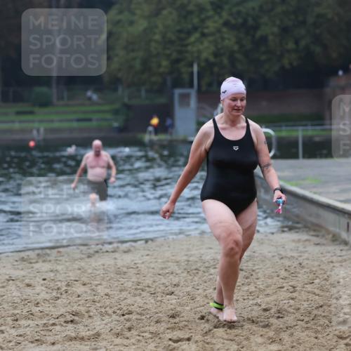 13.09.2026 - Stadtparktriathlon Mo-Foto http://msf.ph/oto/10253259 13.09.2026 09:52:23 Schwimmen 275, 277 meine-sportfotos.de