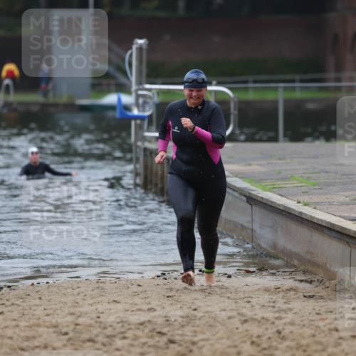 13.09.2026 - Stadtparktriathlon Mo-Foto http://msf.ph/oto/10253322 13.09.2026 09:53:42 Schwimmen 299, 306 meine-sportfotos.de