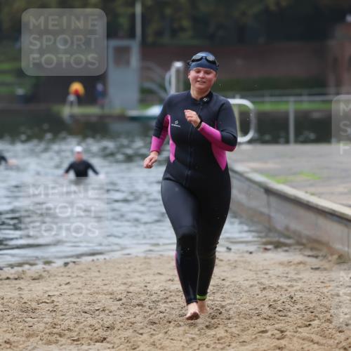 13.09.2026 - Stadtparktriathlon Mo-Foto http://msf.ph/oto/10253335 13.09.2026 09:53:44 Schwimmen 299, 306 meine-sportfotos.de