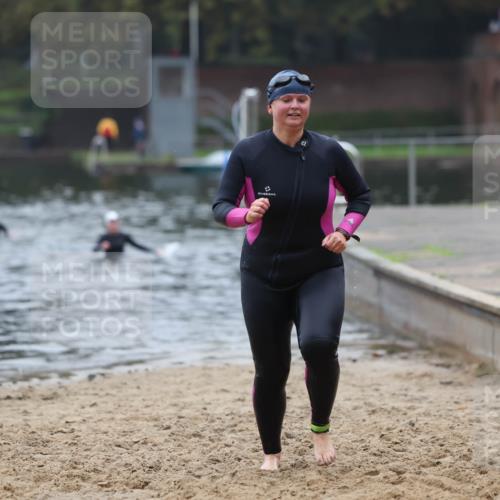 13.09.2026 - Stadtparktriathlon Mo-Foto http://msf.ph/oto/10253336 13.09.2026 09:53:45 Schwimmen 299, 306 meine-sportfotos.de
