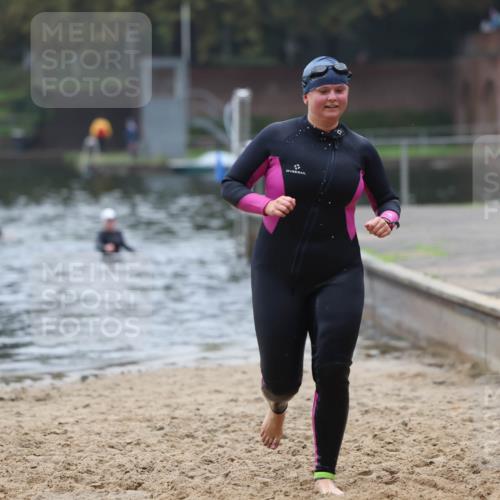 13.09.2026 - Stadtparktriathlon Mo-Foto http://msf.ph/oto/10253338 13.09.2026 09:53:45 Schwimmen 299, 306 meine-sportfotos.de