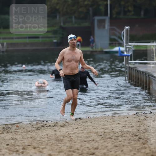13.09.2026 - Stadtparktriathlon Mo-Foto http://msf.ph/oto/10253356 13.09.2026 09:53:51 Schwimmen 225, 299 meine-sportfotos.de