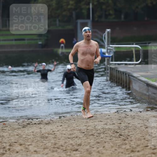 13.09.2026 - Stadtparktriathlon Mo-Foto http://msf.ph/oto/10253359 13.09.2026 09:53:52 Schwimmen 225, 299 meine-sportfotos.de