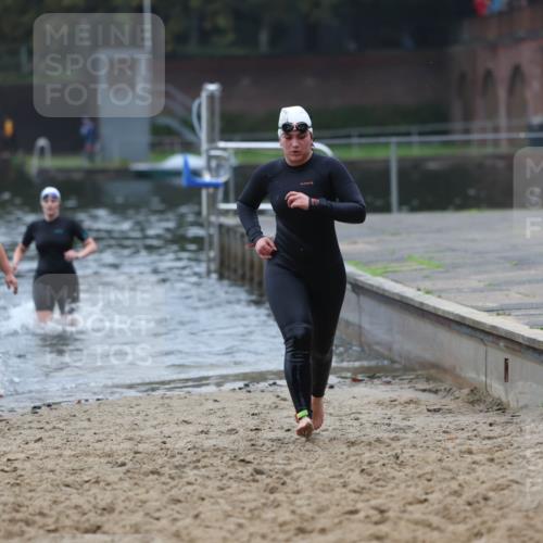 13.09.2026 - Stadtparktriathlon Mo-Foto http://msf.ph/oto/10253386 13.09.2026 09:54:01 Schwimmen 225, 234, 295 meine-sportfotos.de