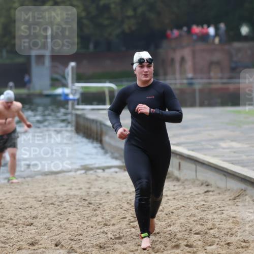 13.09.2026 - Stadtparktriathlon Mo-Foto http://msf.ph/oto/10253402 13.09.2026 09:54:03 Schwimmen 225, 234, 295 meine-sportfotos.de