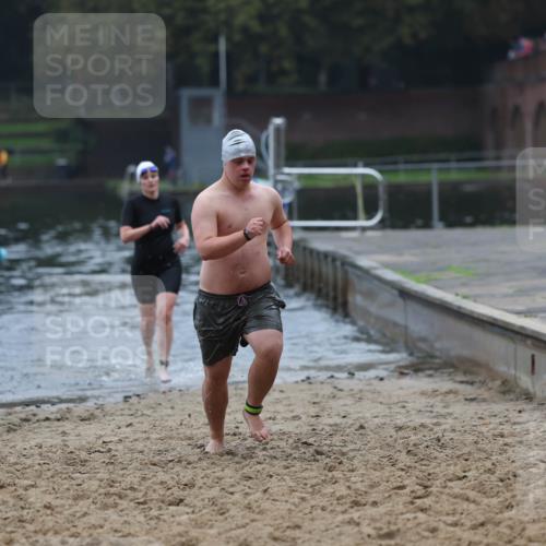 13.09.2026 - Stadtparktriathlon Mo-Foto http://msf.ph/oto/10253409 13.09.2026 09:54:05 Schwimmen 225, 234, 295 meine-sportfotos.de