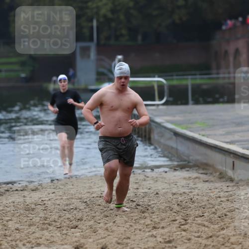 13.09.2026 - Stadtparktriathlon Mo-Foto http://msf.ph/oto/10253410 13.09.2026 09:54:05 Schwimmen 225, 234, 295 meine-sportfotos.de