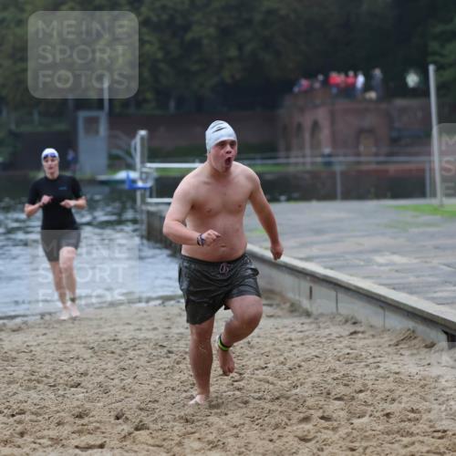 13.09.2026 - Stadtparktriathlon Mo-Foto http://msf.ph/oto/10253415 13.09.2026 09:54:06 Schwimmen 225, 234, 295 meine-sportfotos.de