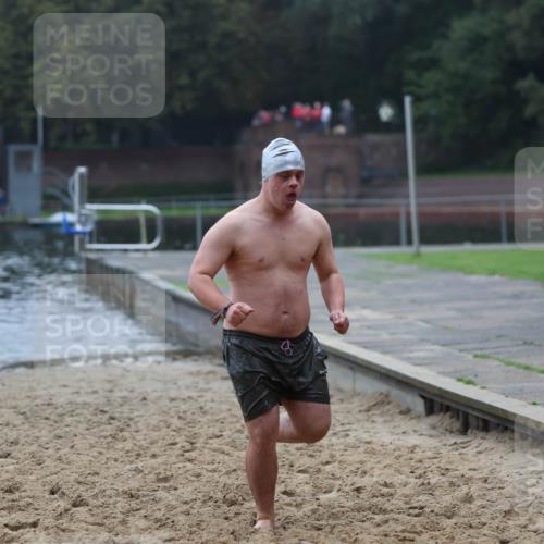 13.09.2026 - Stadtparktriathlon Mo-Foto http://msf.ph/oto/10253420 13.09.2026 09:54:07 Schwimmen 225, 234, 295 meine-sportfotos.de