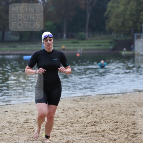 13.09.2026 - Stadtparktriathlon Mo-Foto http://msf.ph/oto/10253433 13.09.2026 09:54:10 Schwimmen 234, 295 meine-sportfotos.de