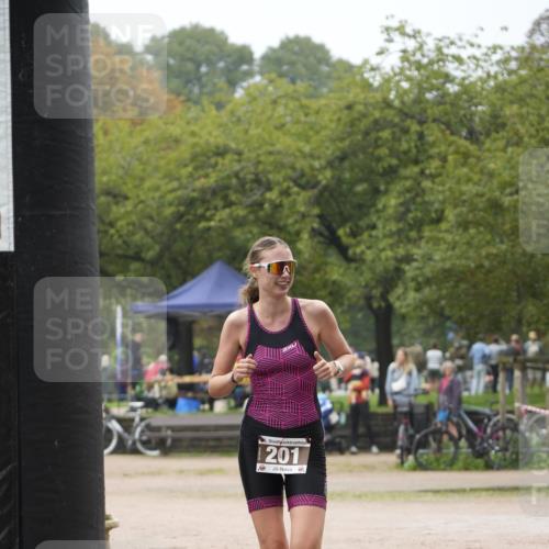 13.09.2026 - Stadtparktriathlon Patografie http://msf.ph/oto/10253434 13.09.2026 10:09:22 Ziel 201 meine-sportfotos.de