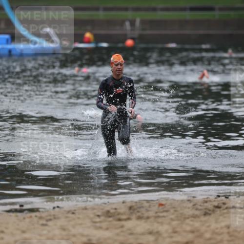 13.09.2026 - Stadtparktriathlon Mo-Foto http://msf.ph/oto/10253567 13.09.2026 10:10:23 Schwimmen 389, 459 meine-sportfotos.de