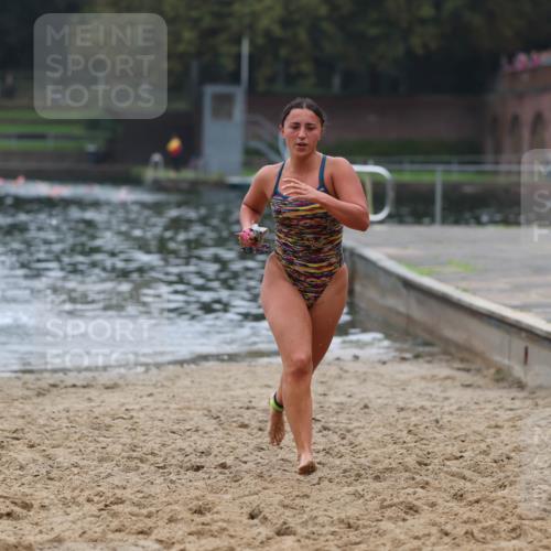 13.09.2026 - Stadtparktriathlon Mo-Foto http://msf.ph/oto/10253631 13.09.2026 10:11:01 Schwimmen 348, 380 meine-sportfotos.de