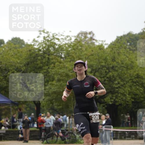 13.09.2026 - Stadtparktriathlon Patografie http://msf.ph/oto/10253717 13.09.2026 10:22:49 Ziel 209 meine-sportfotos.de