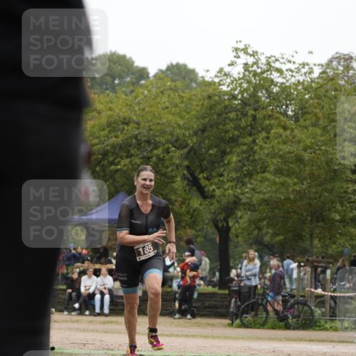13.09.2026 - Stadtparktriathlon Patografie http://msf.ph/oto/10253750 13.09.2026 10:24:50 Ziel 185 meine-sportfotos.de