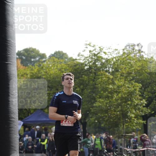 13.09.2026 - Stadtparktriathlon Patografie http://msf.ph/oto/10253984 13.09.2026 10:46:10 Ziel 215, 226 meine-sportfotos.de