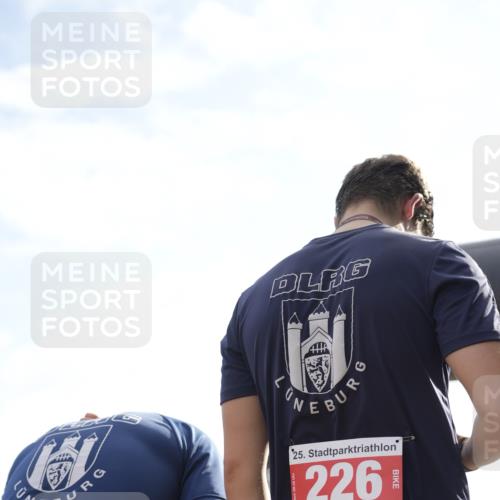 13.09.2026 - Stadtparktriathlon Patografie http://msf.ph/oto/10253995 13.09.2026 10:46:26 Ziel  meine-sportfotos.de