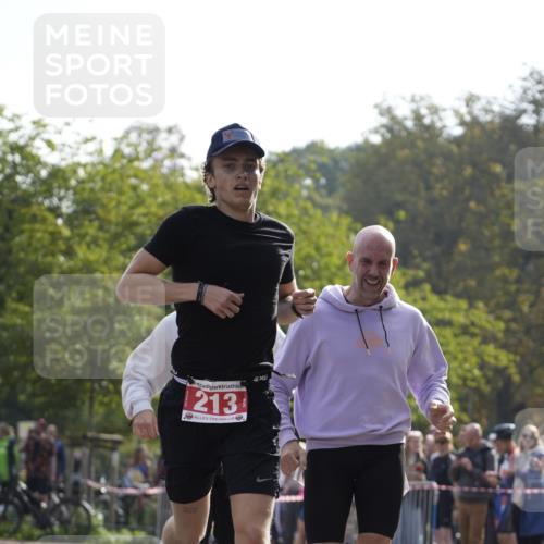 13.09.2026 - Stadtparktriathlon Patografie http://msf.ph/oto/10254002 13.09.2026 10:46:44 Ziel 213 meine-sportfotos.de