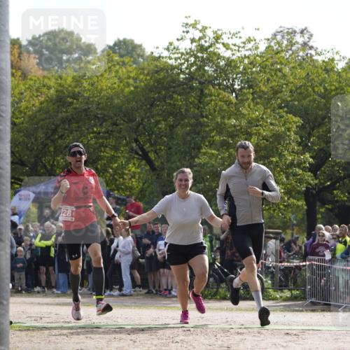 13.09.2026 - Stadtparktriathlon Patografie http://msf.ph/oto/10254013 13.09.2026 10:47:14 Ziel 328, 333 meine-sportfotos.de