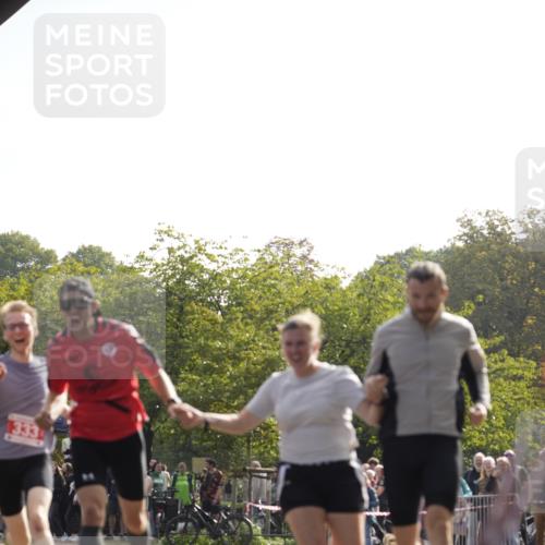 13.09.2026 - Stadtparktriathlon Patografie http://msf.ph/oto/10254018 13.09.2026 10:47:16 Ziel 328, 333 meine-sportfotos.de