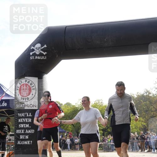 13.09.2026 - Stadtparktriathlon Patografie http://msf.ph/oto/10254024 13.09.2026 10:47:17 Ziel 328, 333 meine-sportfotos.de