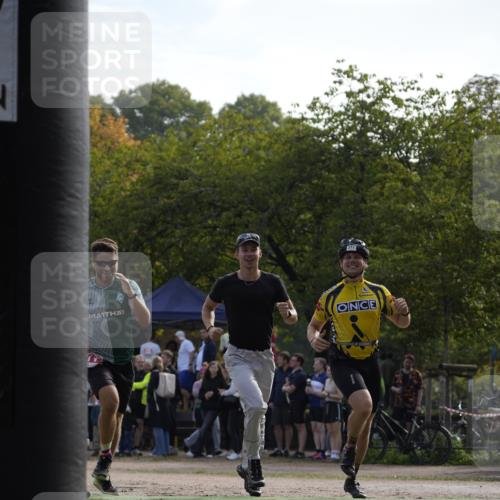 13.09.2026 - Stadtparktriathlon Patografie http://msf.ph/oto/10254040 13.09.2026 10:48:28 Ziel 211, 212 meine-sportfotos.de