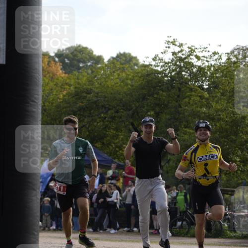 13.09.2026 - Stadtparktriathlon Patografie http://msf.ph/oto/10254043 13.09.2026 10:48:29 Ziel 211, 212 meine-sportfotos.de