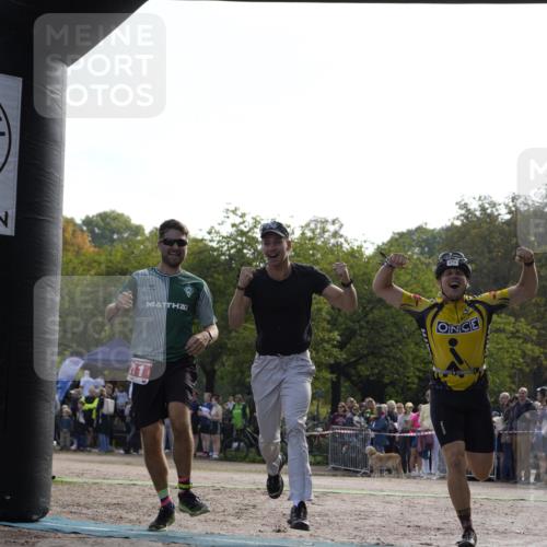 13.09.2026 - Stadtparktriathlon Patografie http://msf.ph/oto/10254046 13.09.2026 10:48:30 Ziel 211, 212 meine-sportfotos.de