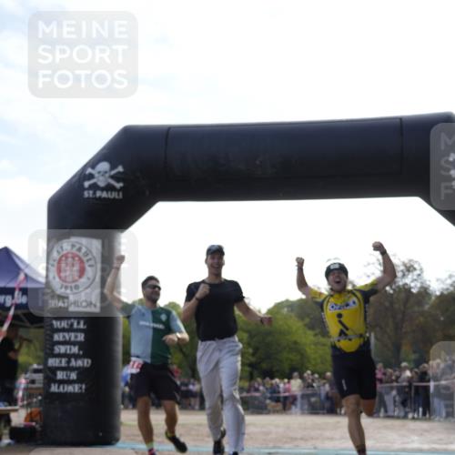 13.09.2026 - Stadtparktriathlon Patografie http://msf.ph/oto/10254051 13.09.2026 10:48:31 Ziel 211, 212 meine-sportfotos.de
