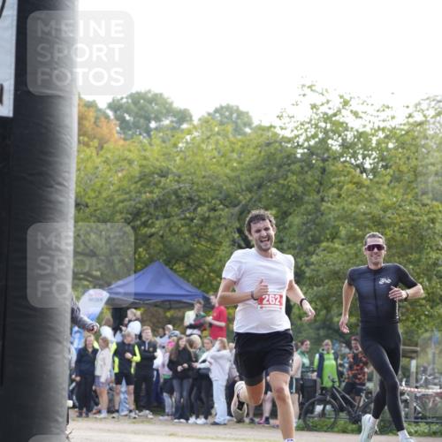 13.09.2026 - Stadtparktriathlon Patografie http://msf.ph/oto/10254082 13.09.2026 10:50:20 Ziel 262 meine-sportfotos.de