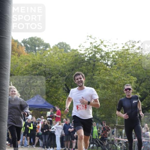 13.09.2026 - Stadtparktriathlon Patografie http://msf.ph/oto/10254085 13.09.2026 10:50:20 Ziel 262 meine-sportfotos.de