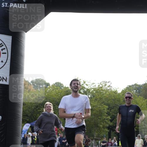 13.09.2026 - Stadtparktriathlon Patografie http://msf.ph/oto/10254087 13.09.2026 10:50:21 Ziel 262 meine-sportfotos.de