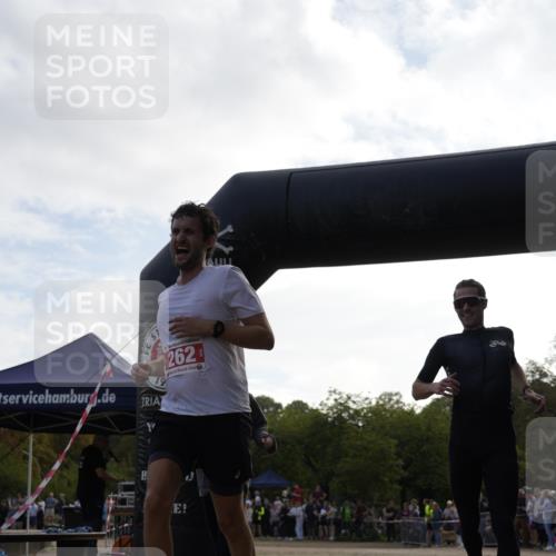 13.09.2026 - Stadtparktriathlon Patografie http://msf.ph/oto/10254089 13.09.2026 10:50:22 Ziel 262 meine-sportfotos.de