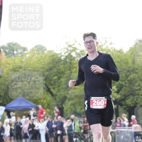 13.09.2026 - Stadtparktriathlon Patografie http://msf.ph/oto/10254099 13.09.2026 10:50:50 Ziel 260 meine-sportfotos.de