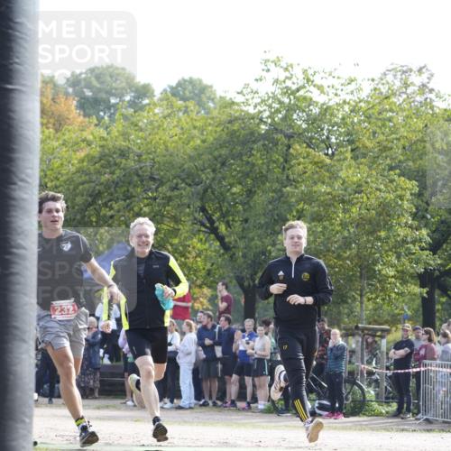 13.09.2026 - Stadtparktriathlon Patografie http://msf.ph/oto/10254124 13.09.2026 10:51:34 Ziel 232 meine-sportfotos.de