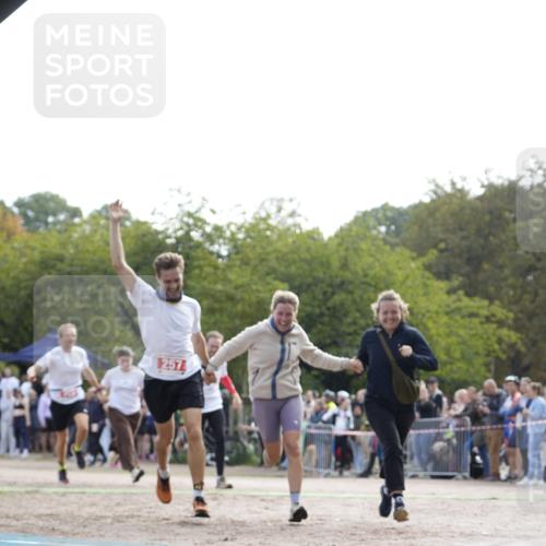 13.09.2026 - Stadtparktriathlon Patografie http://msf.ph/oto/10254197 13.09.2026 10:54:49 Ziel 225, 257 meine-sportfotos.de
