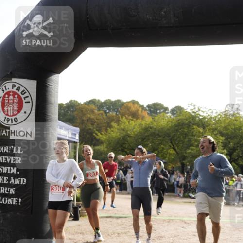 13.09.2026 - Stadtparktriathlon Patografie http://msf.ph/oto/10254235 13.09.2026 10:55:35 Ziel 216, 217, 228, 287, 300 meine-sportfotos.de