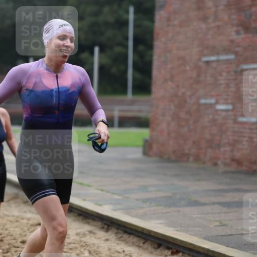 13.09.2026 - Stadtparktriathlon Mo-Foto http://msf.ph/oto/10254259 13.09.2026 10:14:59 Schwimmen 423, 442 meine-sportfotos.de