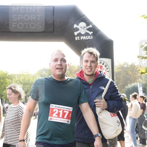 13.09.2026 - Stadtparktriathlon Patografie http://msf.ph/oto/10254263 13.09.2026 10:55:43 Ziel 216, 217, 228 meine-sportfotos.de