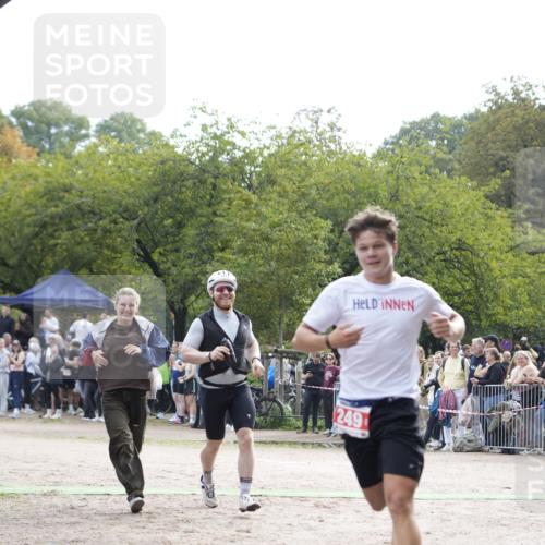 13.09.2026 - Stadtparktriathlon Patografie http://msf.ph/oto/10254316 13.09.2026 10:58:07 Ziel 249, 285 meine-sportfotos.de