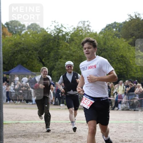 13.09.2026 - Stadtparktriathlon Patografie http://msf.ph/oto/10254319 13.09.2026 10:58:07 Ziel 249, 285 meine-sportfotos.de