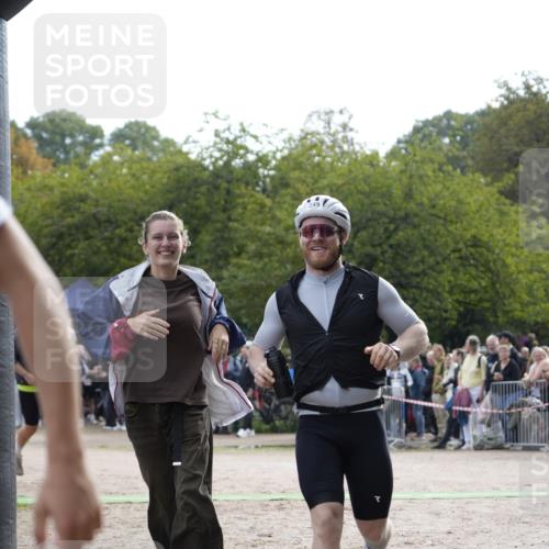 13.09.2026 - Stadtparktriathlon Patografie http://msf.ph/oto/10254321 13.09.2026 10:58:08 Ziel 249, 285 meine-sportfotos.de
