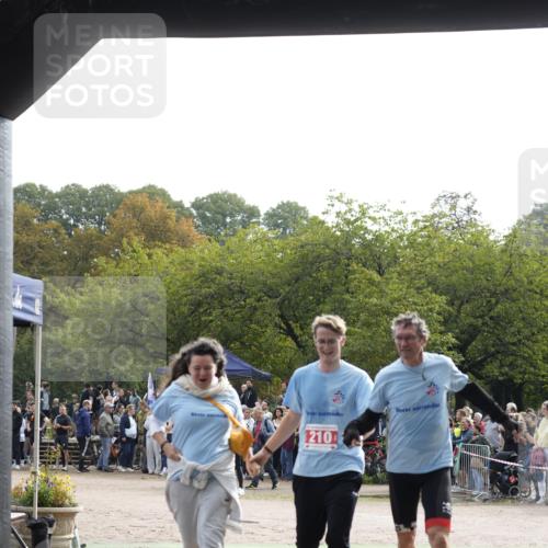 13.09.2026 - Stadtparktriathlon Patografie http://msf.ph/oto/10254363 13.09.2026 10:59:16 Ziel 210, 238 meine-sportfotos.de