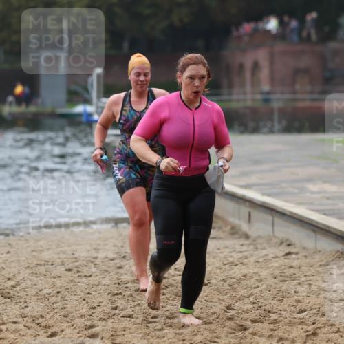 13.09.2026 - Stadtparktriathlon Mo-Foto http://msf.ph/oto/10254391 13.09.2026 10:15:54 Schwimmen 404, 407 meine-sportfotos.de
