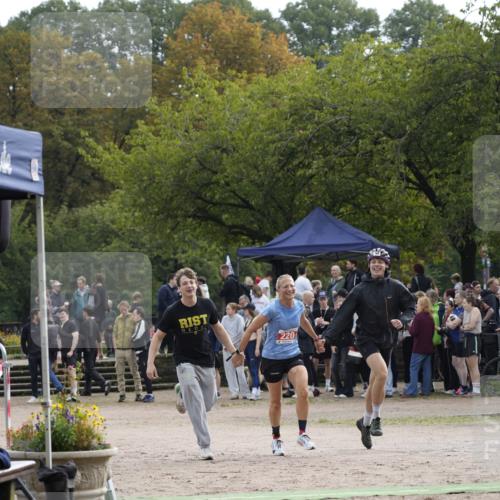 13.09.2026 - Stadtparktriathlon Patografie http://msf.ph/oto/10254420 13.09.2026 11:00:12 Ziel 220 meine-sportfotos.de