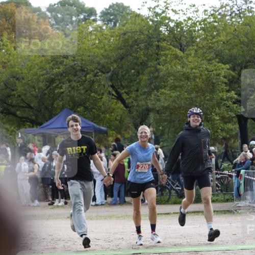13.09.2026 - Stadtparktriathlon Patografie http://msf.ph/oto/10254428 13.09.2026 11:00:14 Ziel 220 meine-sportfotos.de
