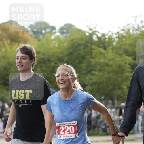 13.09.2026 - Stadtparktriathlon Patografie http://msf.ph/oto/10254438 13.09.2026 11:00:17 Ziel 220 meine-sportfotos.de