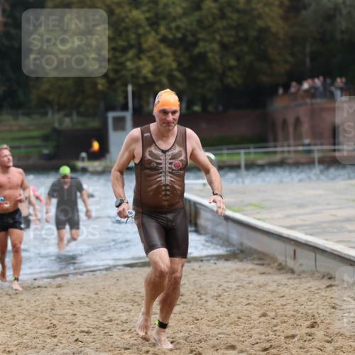 13.09.2026 - Stadtparktriathlon Mo-Foto http://msf.ph/oto/10254453 13.09.2026 11:31:58 Schwimmen 833, 853, 865, 870, 882, 895, 896, 904, 911, 935 meine-sportfotos.de